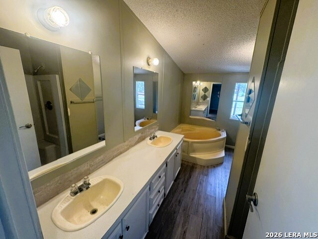 165 County Road 6751 Devine TX 78016