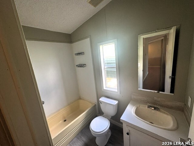 165 County Road 6751 Devine TX 78016