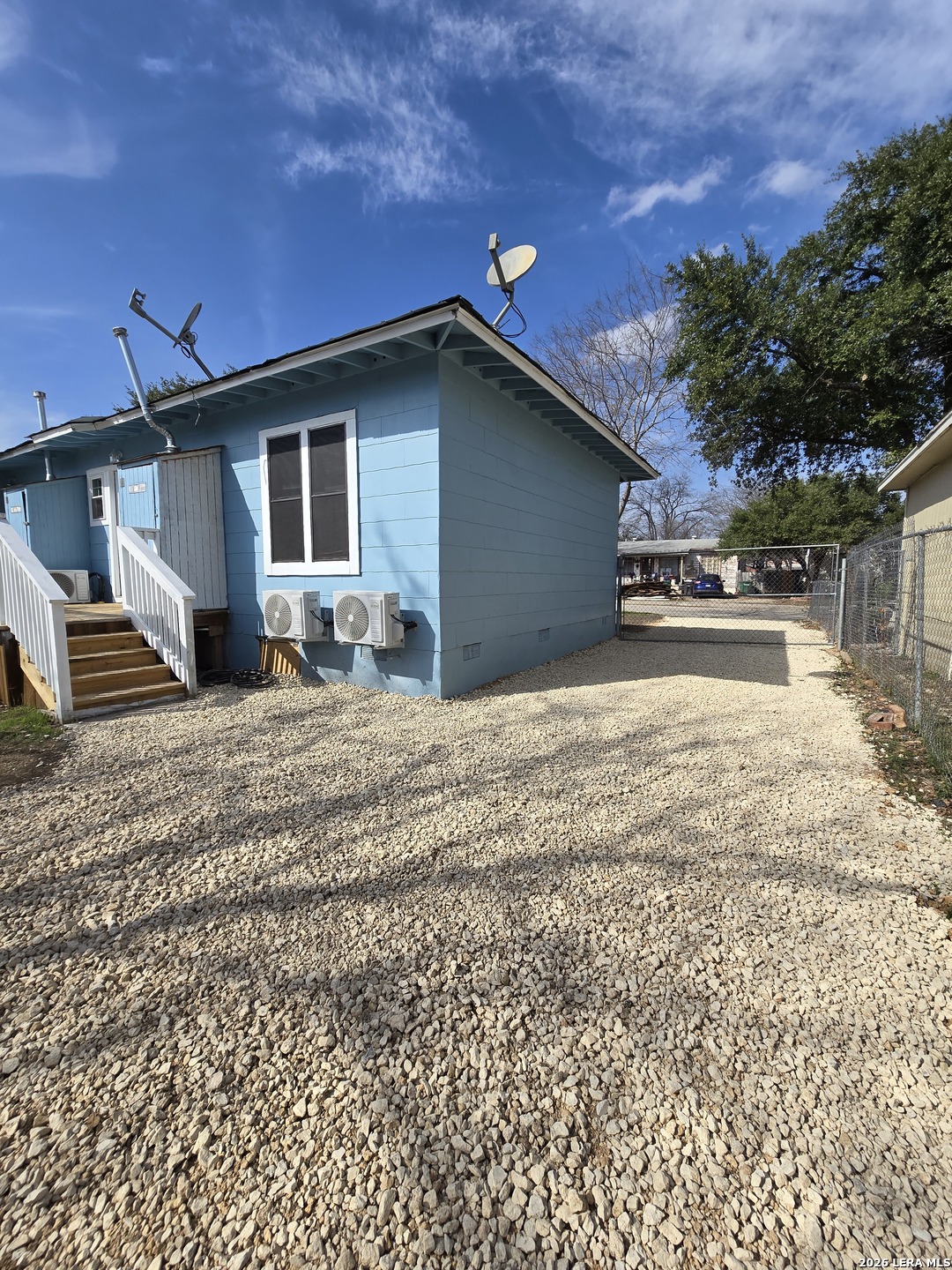 1124 Fenfield San Antonio TX 78211