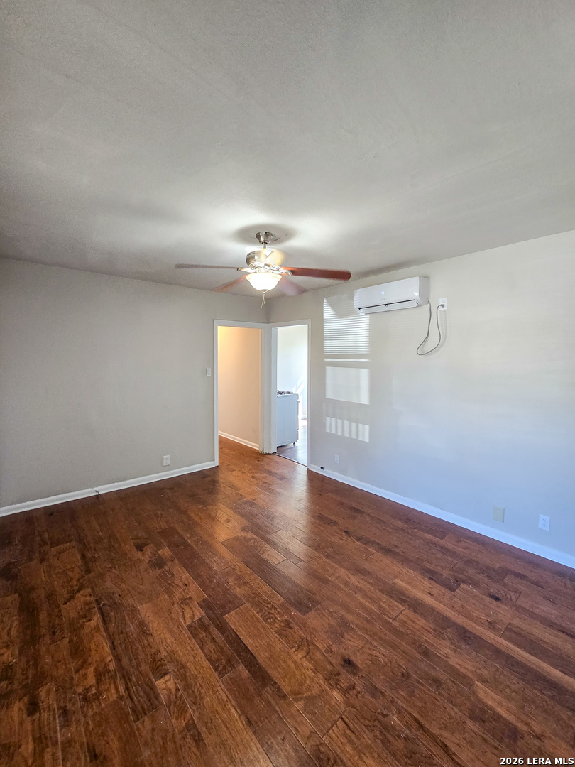 1124 Fenfield San Antonio TX 78211