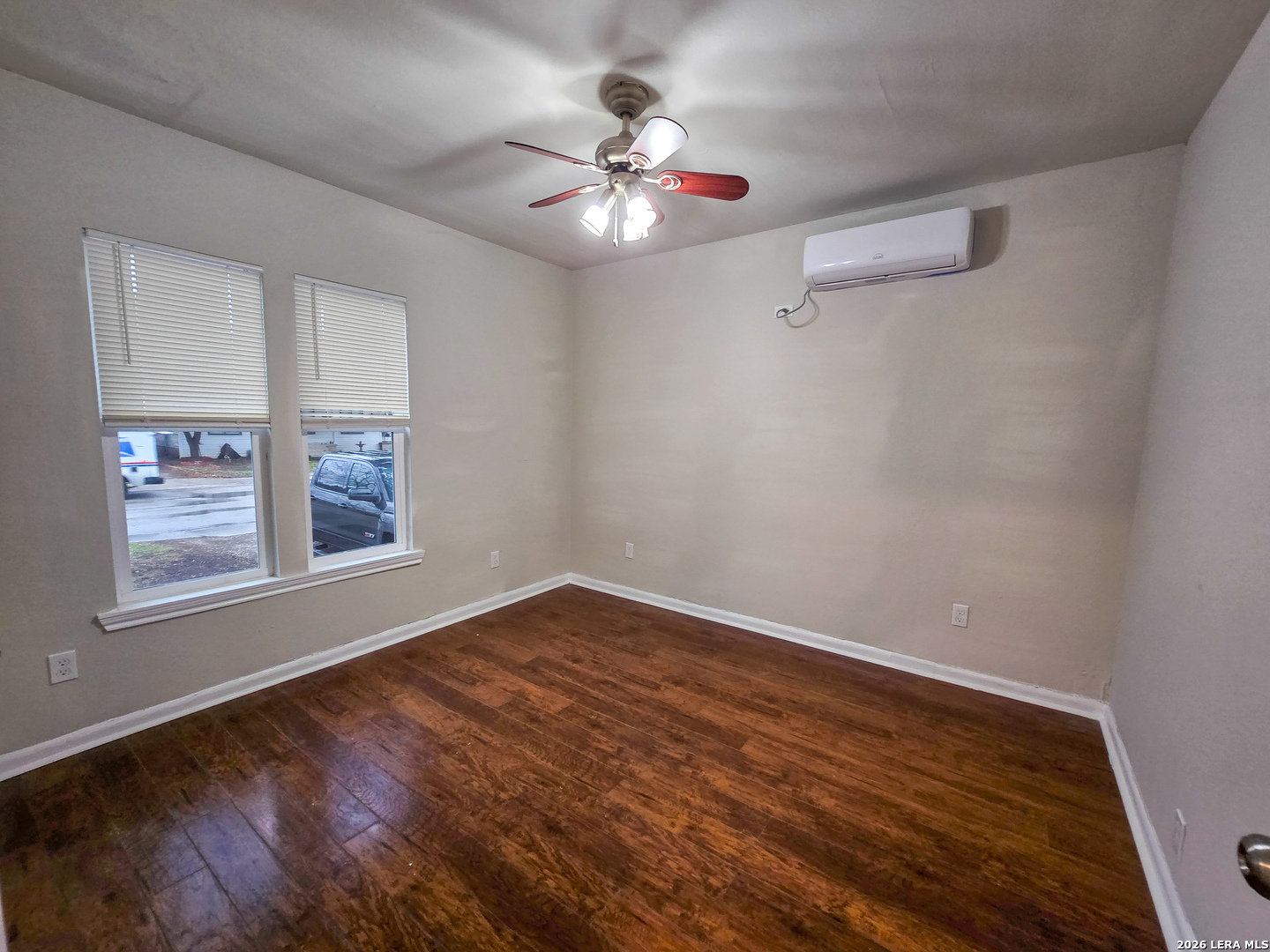 1124 Fenfield San Antonio TX 78211