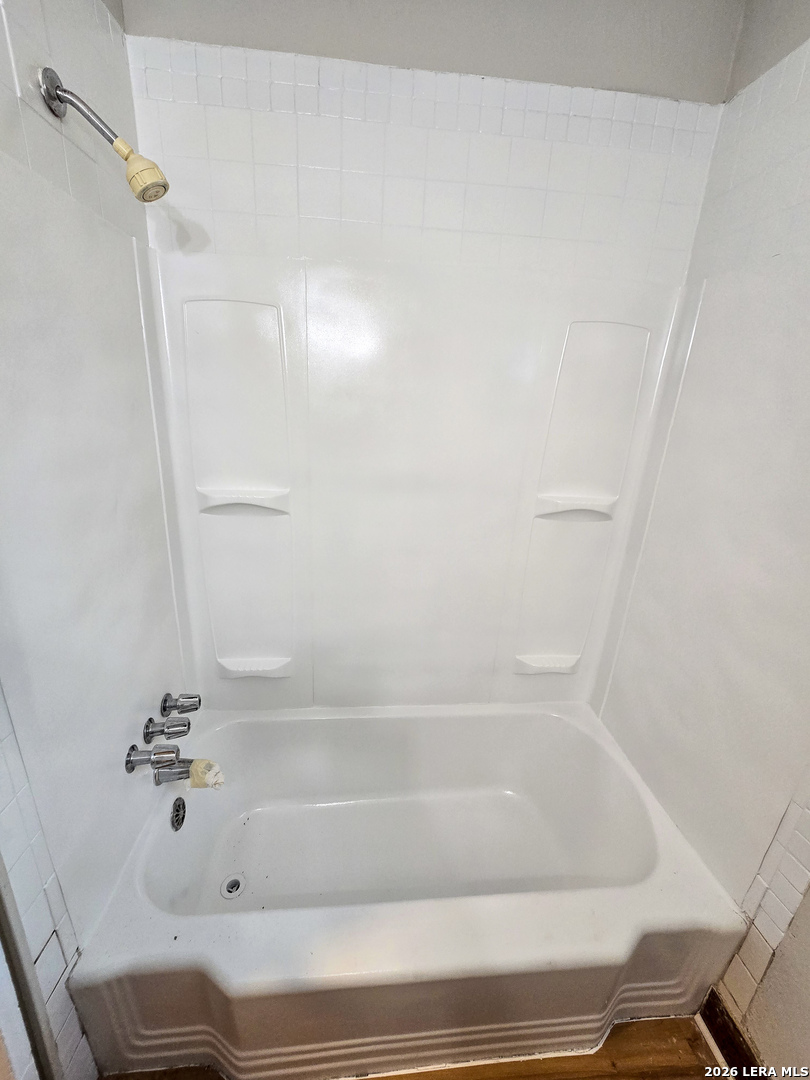 1124 Fenfield San Antonio TX 78211