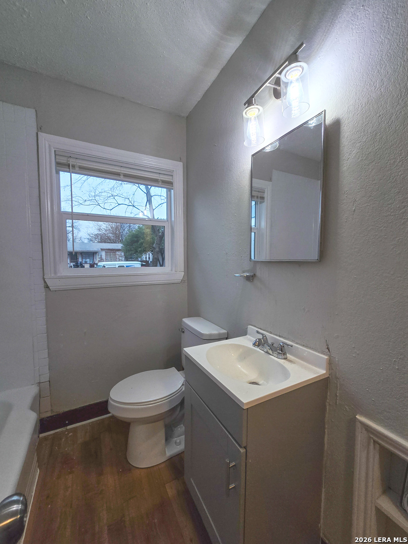 1124 Fenfield San Antonio TX 78211