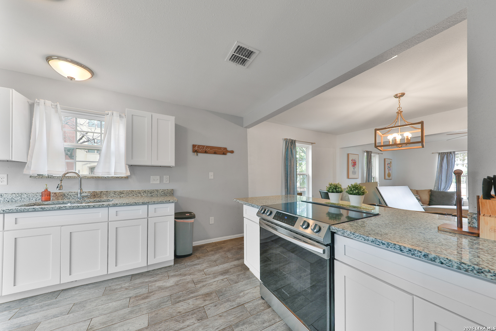 2006 Hays Street San Antonio TX 78202