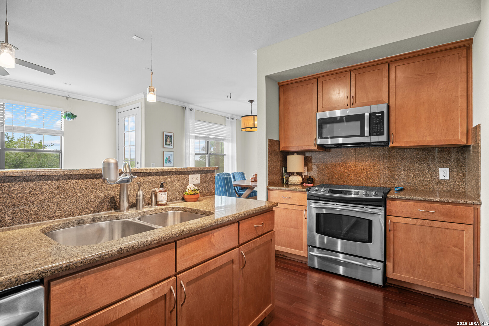 7342 Oak Manor San Antonio TX 78229