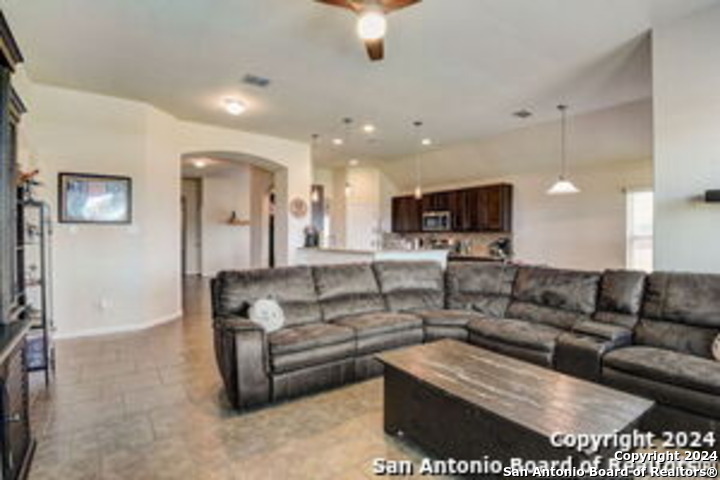 3929 Pease Park Converse TX 78109