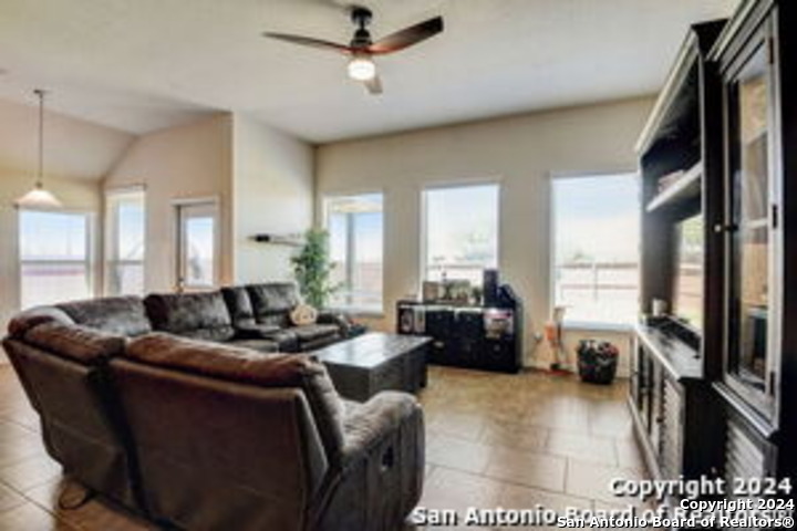 3929 Pease Park Converse TX 78109