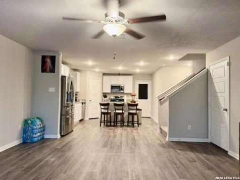 627 Retama Pass San Antonio TX 78219