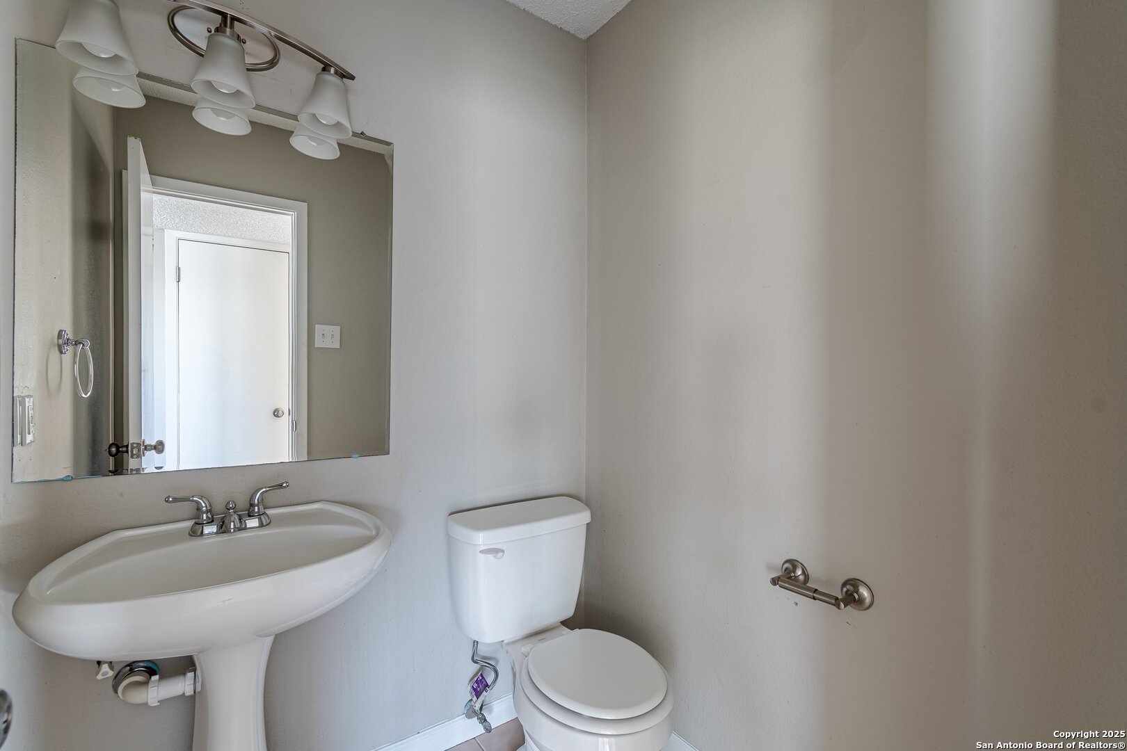 8211 Misty Cedar Drive Converse TX 78109