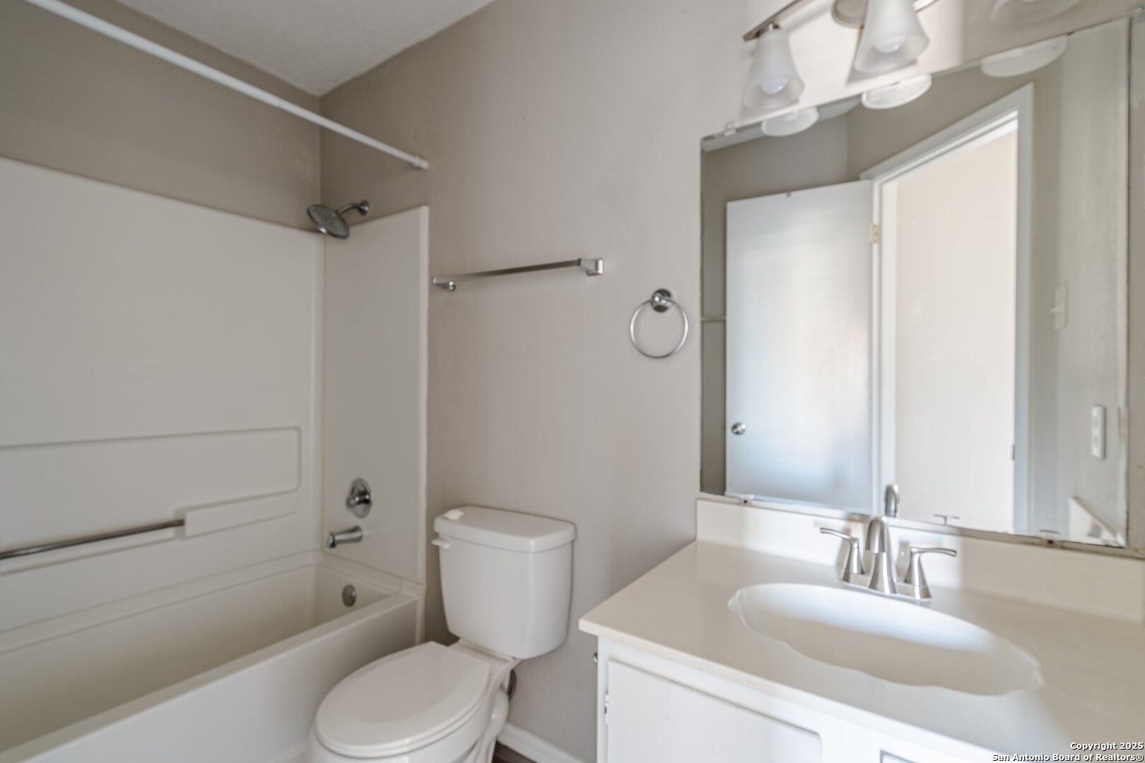 8211 Misty Cedar Drive Converse TX 78109