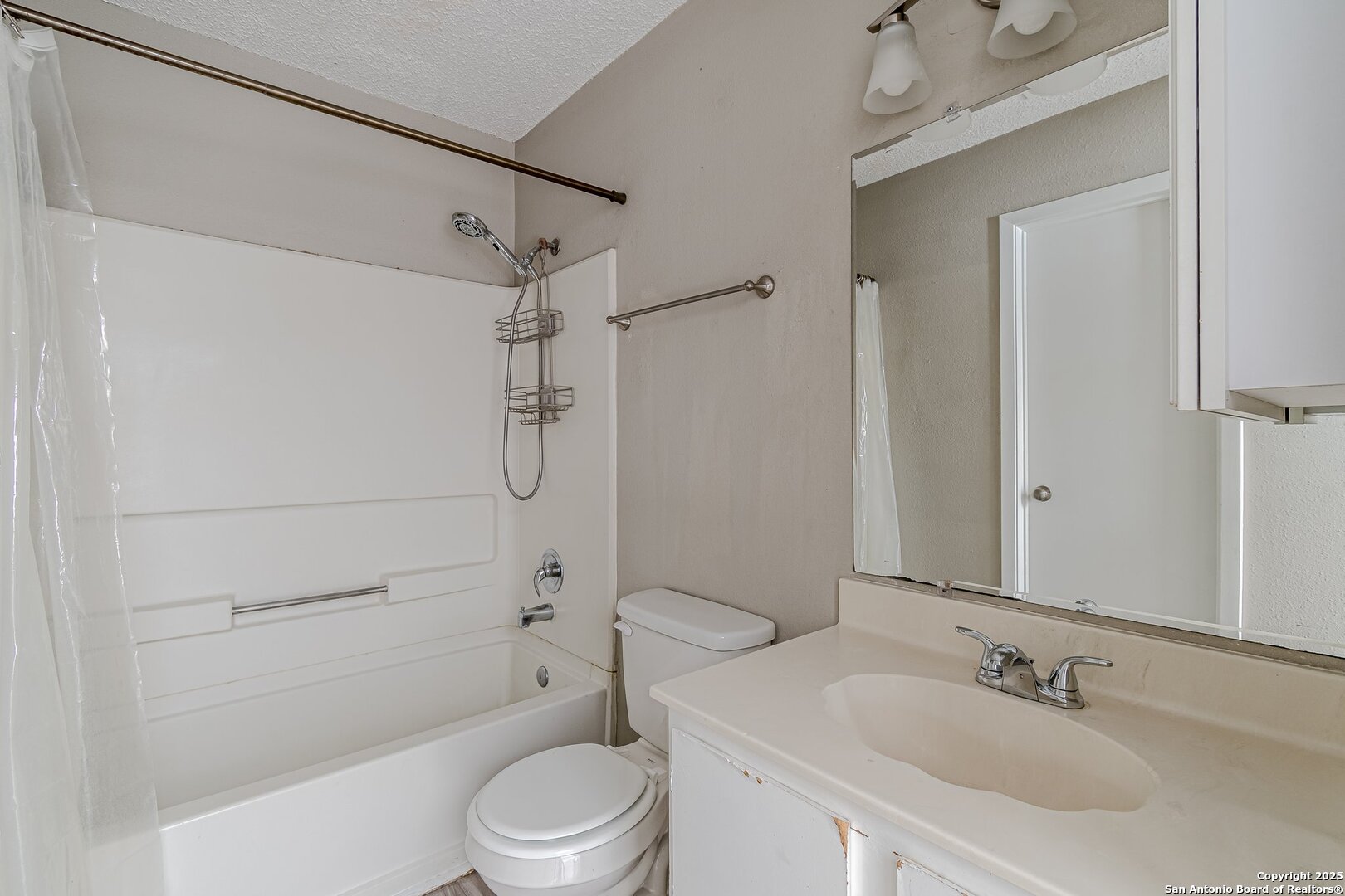 8211 Misty Cedar Drive Converse TX 78109
