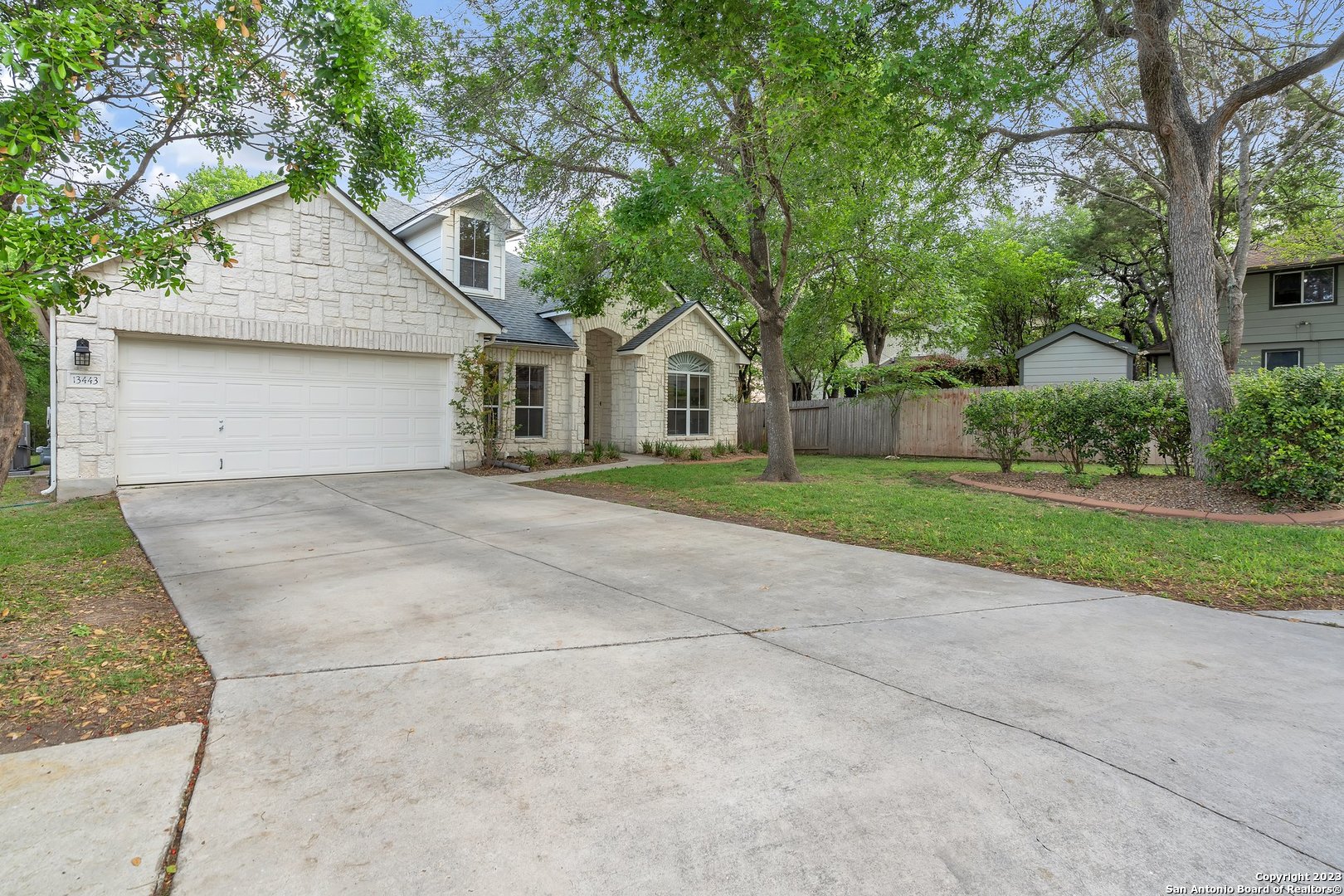 13443 Blackstone Universal City TX 78148