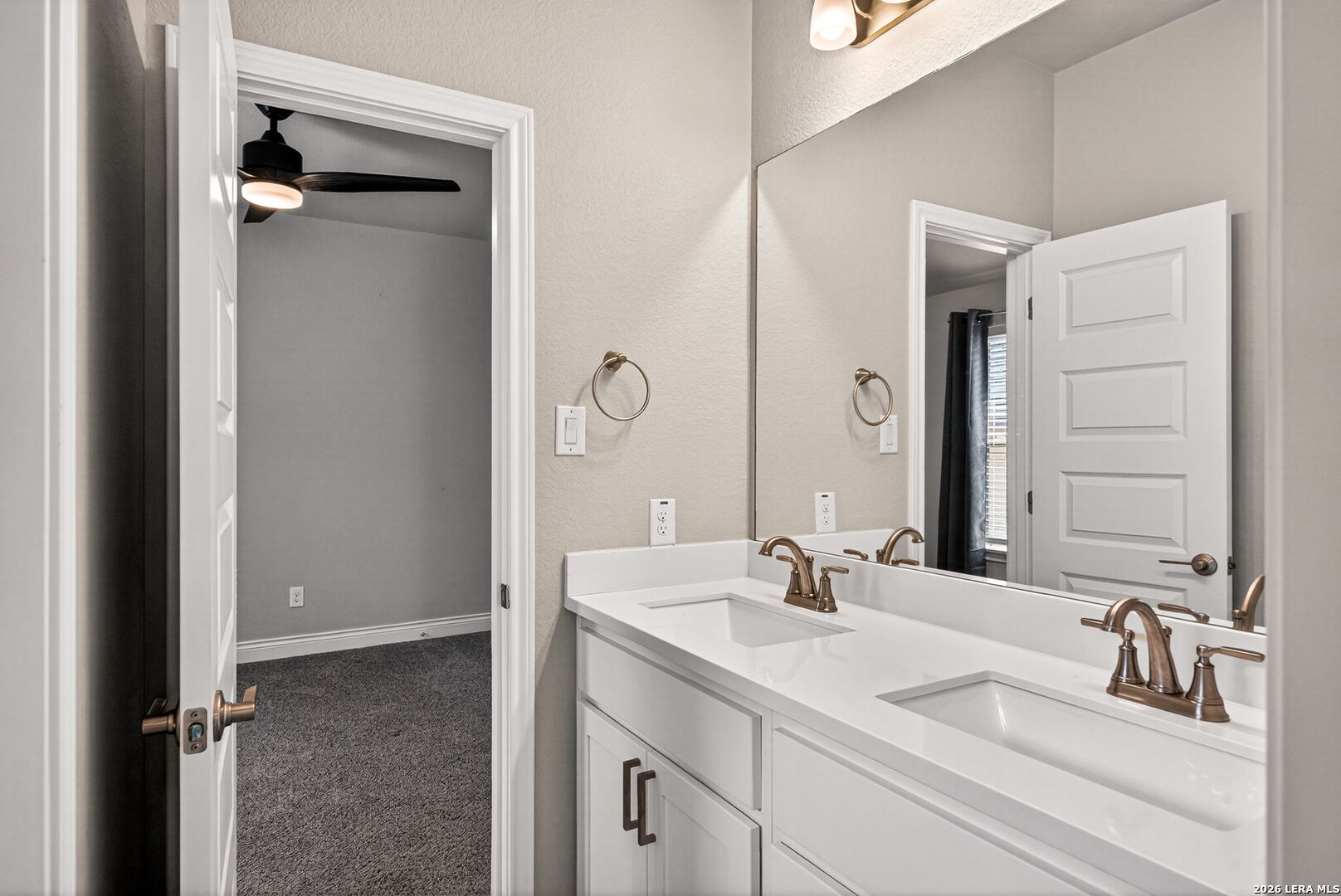 9012 Raven Pointe San Antonio TX 78255