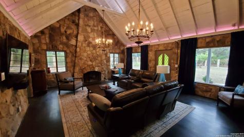 9810 Park Drive Helotes TX 78023