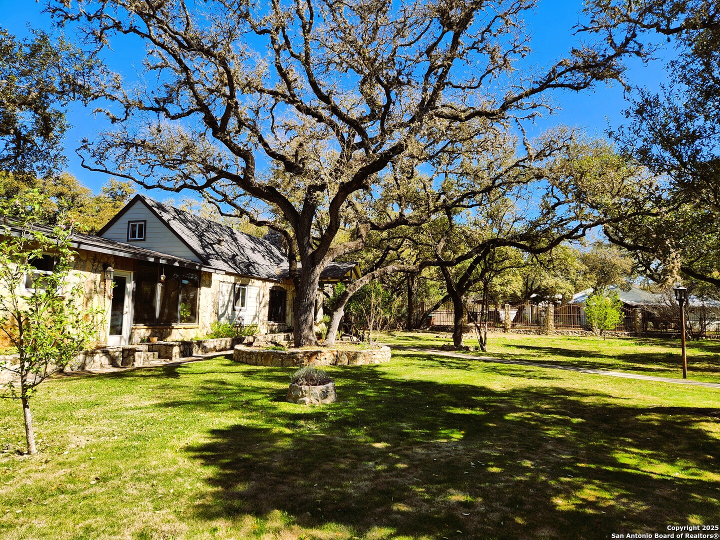9810 Park Drive Helotes TX 78023