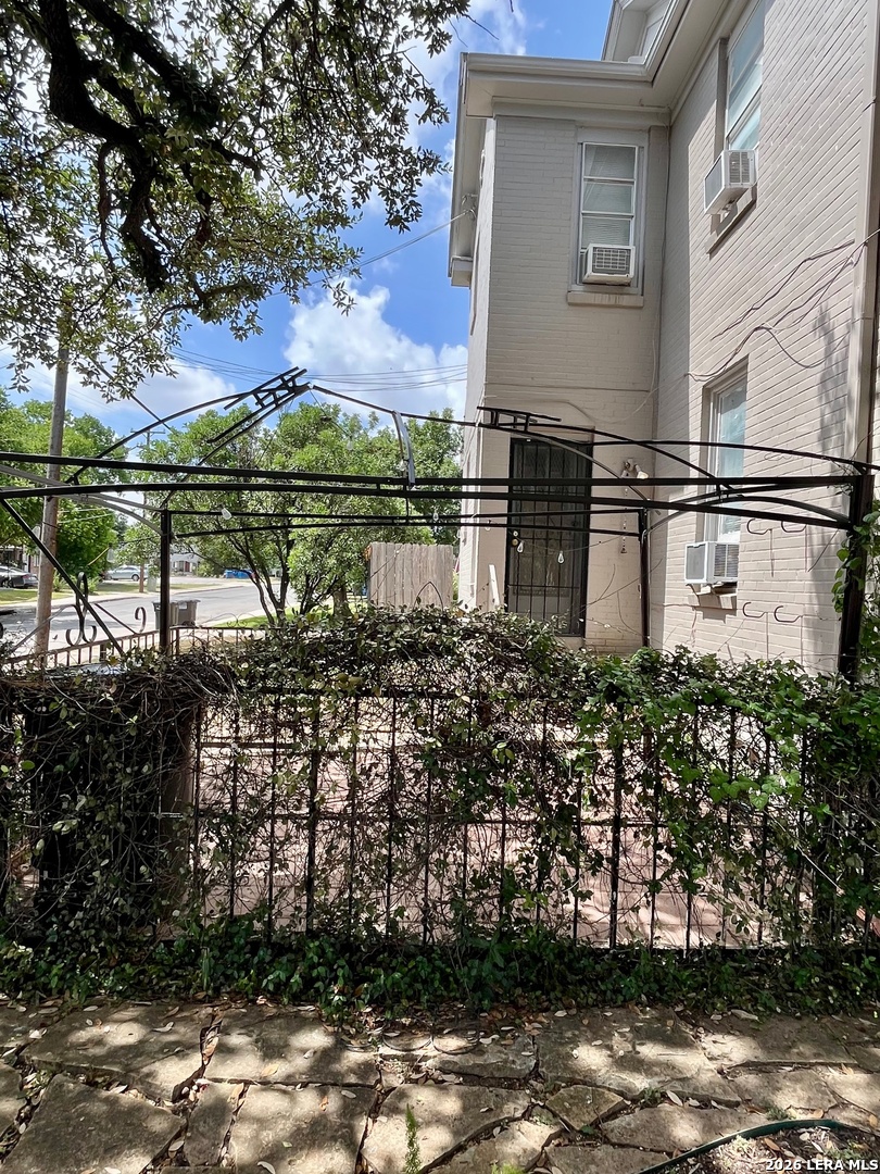424 E Ashby Place San Antonio TX 78212