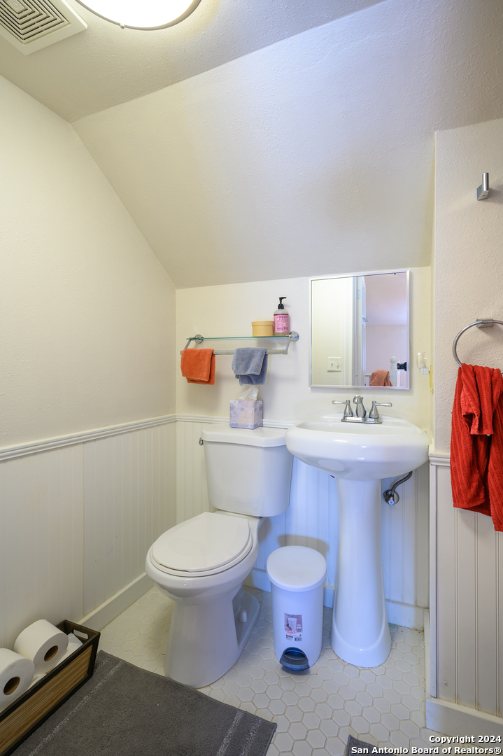 211 Allensworth Street San Antonio TX 78209