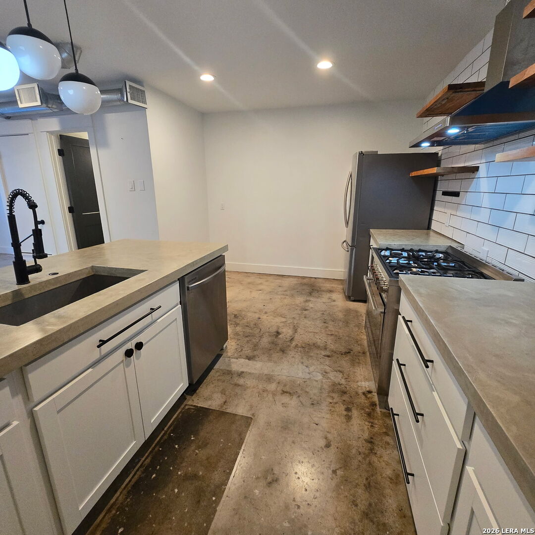 230 W Craig Place San Antonio TX 78212