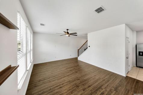 10115 Pearl Creek San Antonio TX 78245