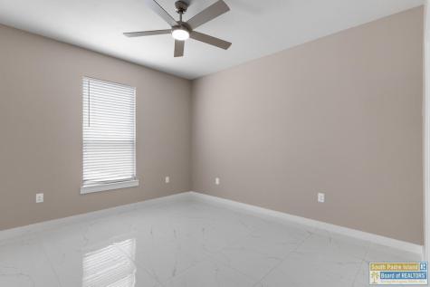 562 N Avenida Del Sol Brownsville TX 78526