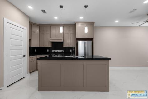 562 N Avenida Del Sol Brownsville TX 78526