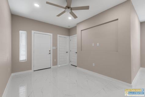 562 N Avenida Del Sol Brownsville TX 78526