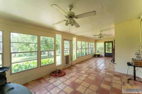 150 S Valencia Bayview TX 78566
