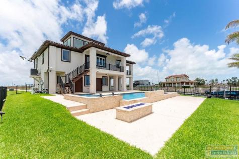 302 Captain Kidd Port Isabel TX 78578