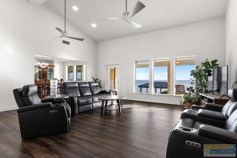 606 Beach Boulevard Laguna Vista TX 78578