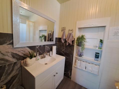 221 N 100 E Roosevelt UT 84066