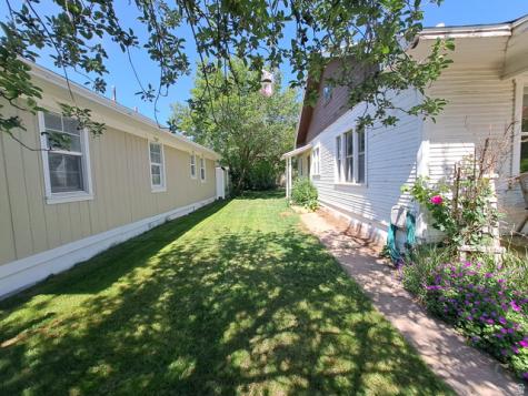221 N 100 E Roosevelt UT 84066