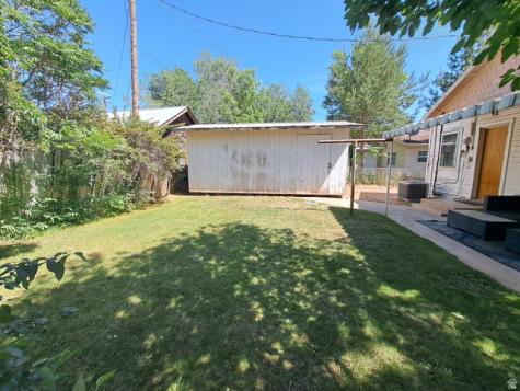 221 N 100 E Roosevelt UT 84066