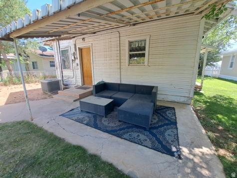 221 N 100 E Roosevelt UT 84066