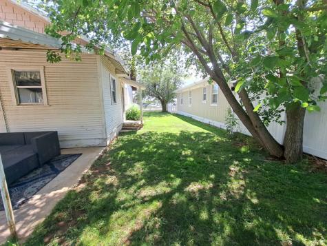 221 N 100 E Roosevelt UT 84066