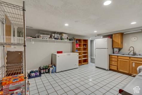 166 E 10600 S Sandy UT 84070