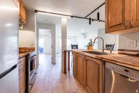530 S 400 E Salt Lake City UT 84111