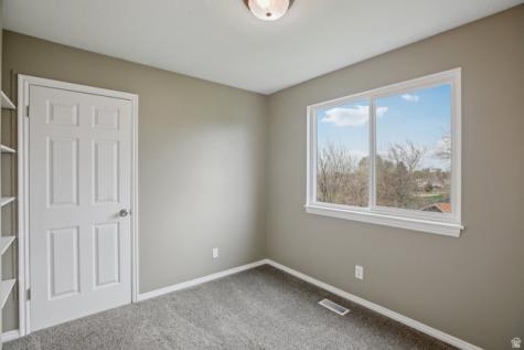 5273 S 2800 W Roy UT 84067