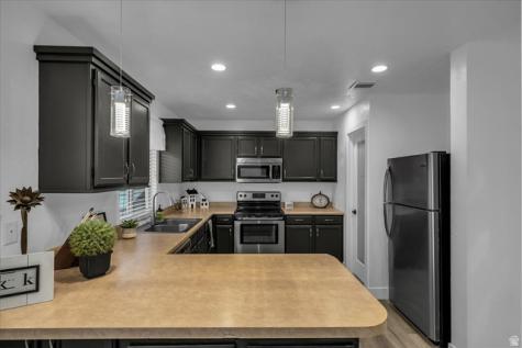 462 W 300 N St. George UT 84770