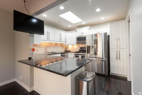 1907 E 3380 S Millcreek UT 84106