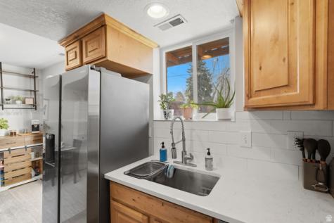 522 E 3955 S Millcreek UT 84107