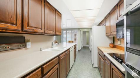 689 E 4149 S Millcreek UT 84107