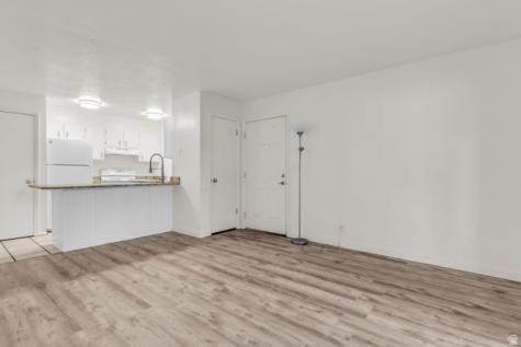 1205 E Waterside Cove Midvale UT 84047