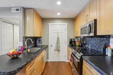 1190 E Waterside Cove S Midvale UT 84047