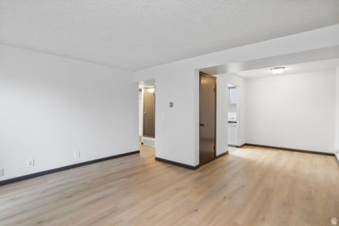 88 W 50 S Centerville UT 84014