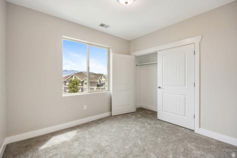 157 W Springview Drive N Saratoga Springs UT 84045
