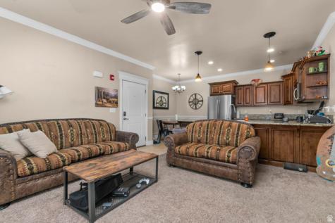 476 W 200 N Springville UT 84663