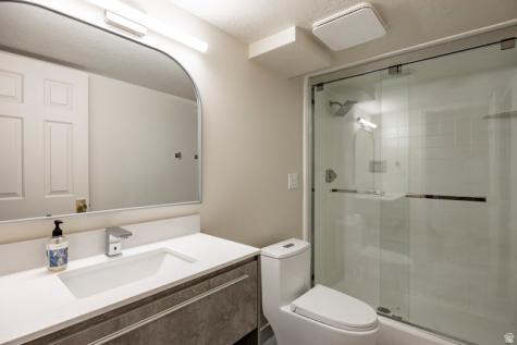 1706 E 6485 S Salt Lake City UT 84121