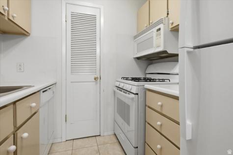 5328 S 570 E Murray UT 84107