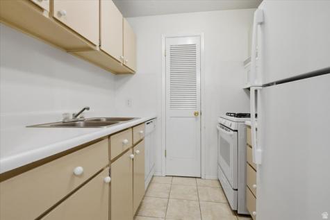 5328 S 570 E Murray UT 84107