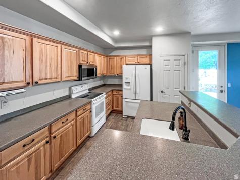 3876 W Vendee Avenue West Jordan UT 84084